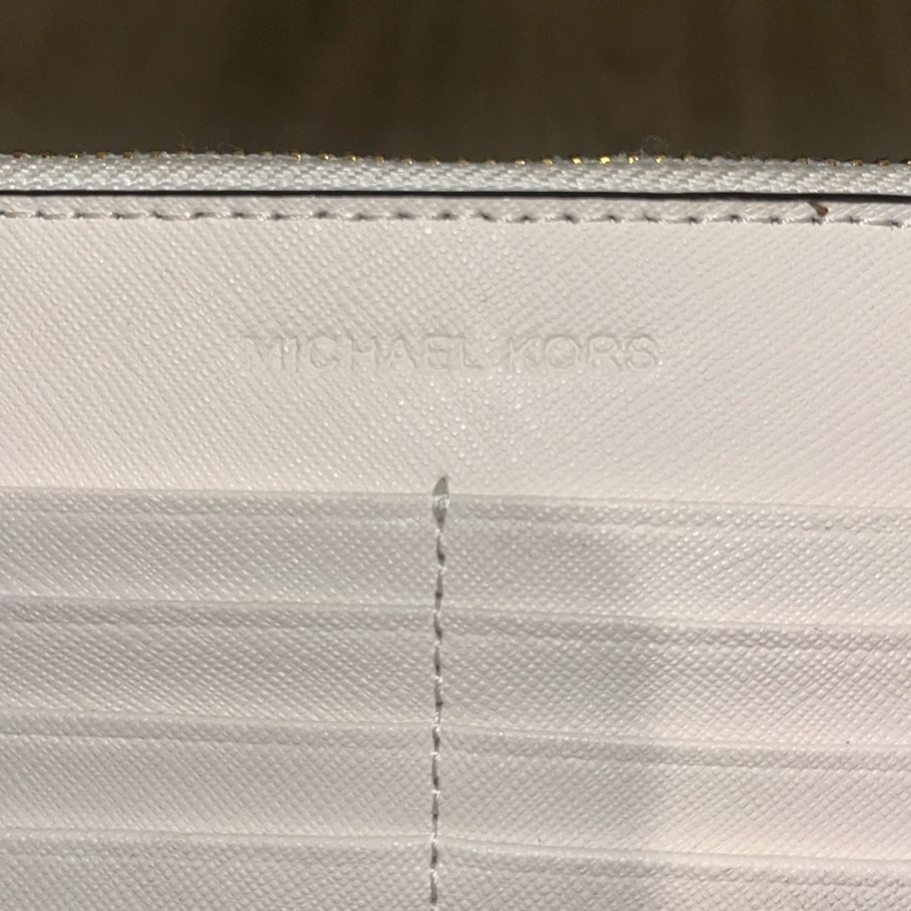 Michael Kors clutch wallet - Picture 4 of 4